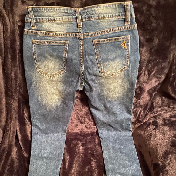 VIP JEANS - Picture 4 of 5